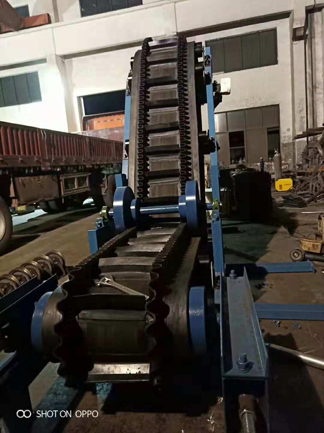 大傾角輸送機